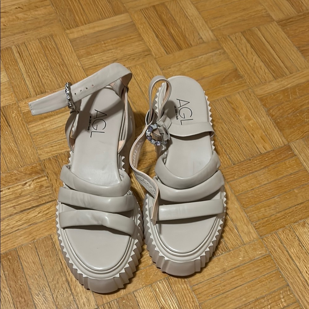 AGL Women's Cream Sandals